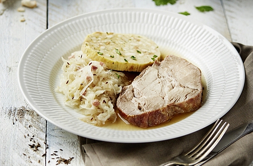 Schweinsbraten mit Sauerkraut